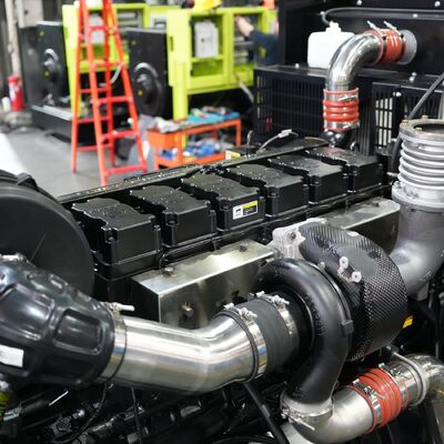 यानमार इंटेलिजेंट पावर गेसेट 45kW 56KVA साइलेंट डीजल जनरेटर सेट पावर प्लांट अल्टरनेटर वाटर कूल्ड पोर्टेबल डीजल जनरेटर